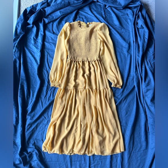 Aritzia Wilfred Rosalyn Long Sleeved Gold Dress - Picture 6 of 8